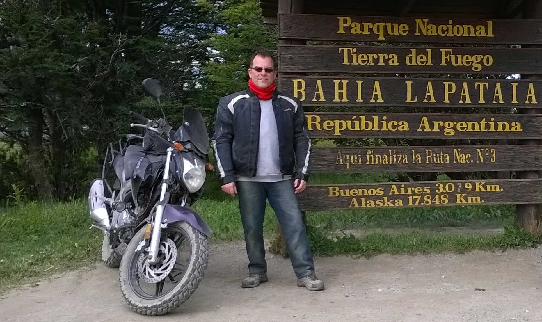 Crónicas de motoviajero - Final de la ruta nacional 3 en Bahía Lapataia - Ushuaia - Yamaha Fazer YS 250
