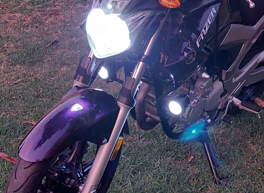 Faros auxiliares en Yamaha Fazer YS 250