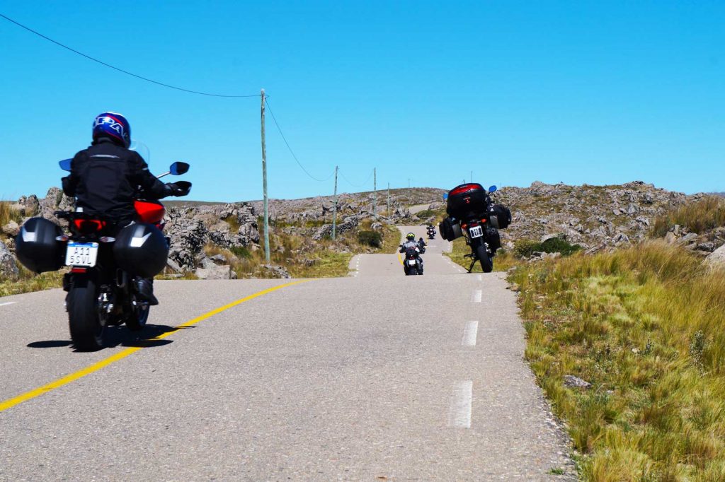 Motos en camino Cerro El Amago - La Carolina (San Luis)