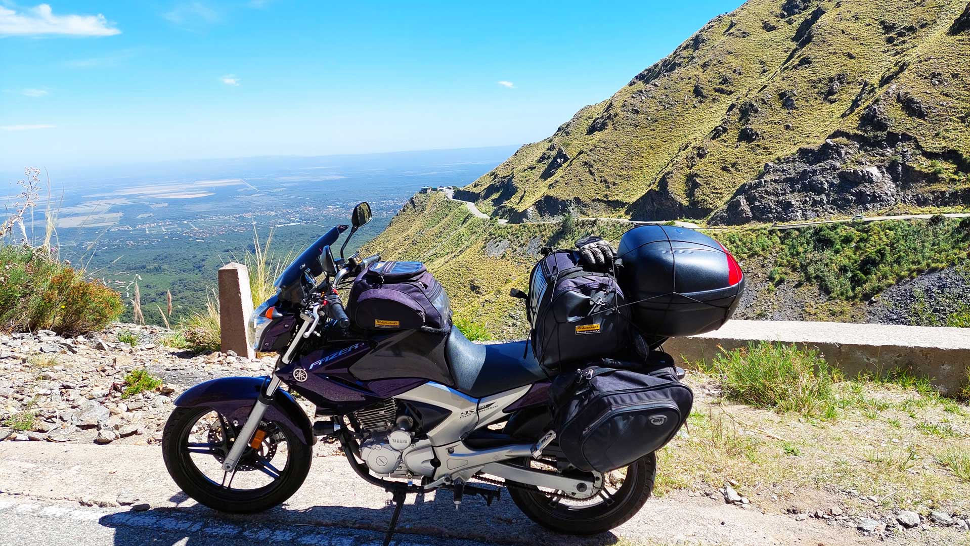 Camino al Filo de Merlo (San Luis) - Yamaha Fazer 250
