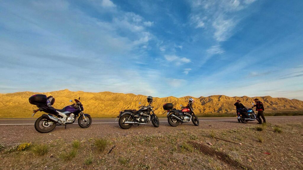 Motos en Ruta 40 - San Juan - República Argentina