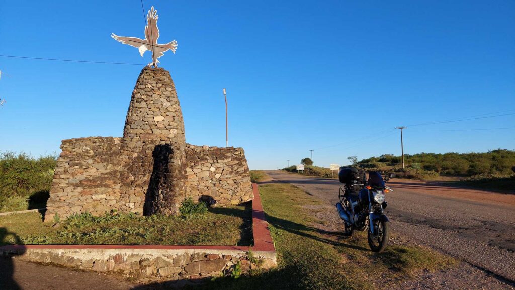 Monumento El Aguila - Anquincila - Catamarca